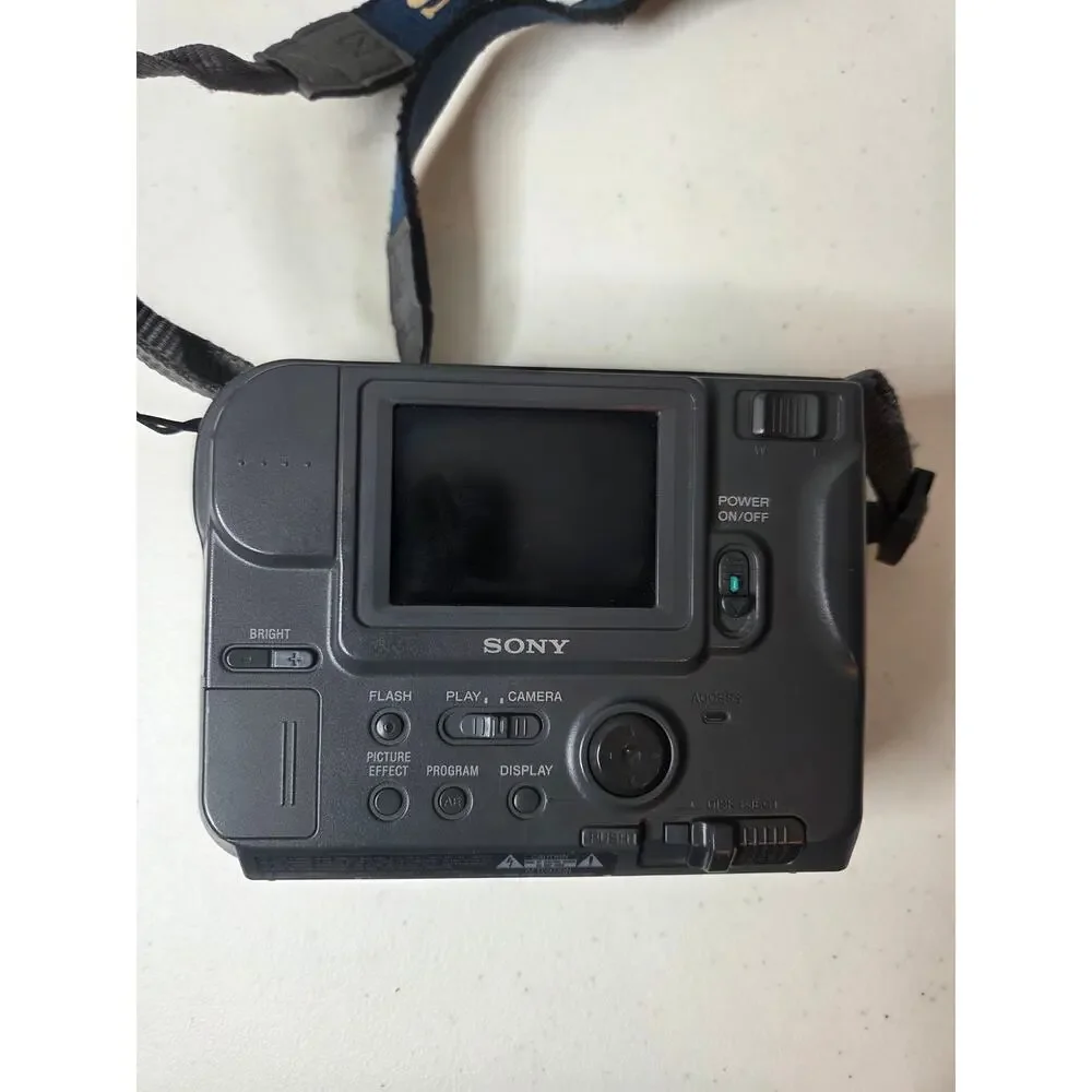 Sony Mavica MVC-FD75 Digital Camera 10x Optical Zoom FD Floppy Disc UNTESTED